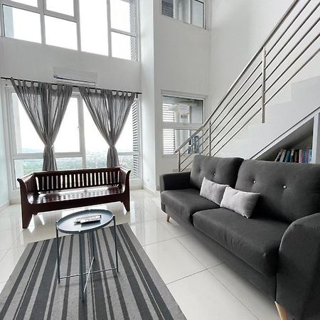 Yenni Duplex @ Decentrum, Kajang Серданг Екстериор снимка