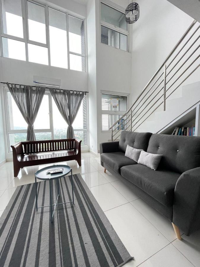 Yenni Duplex @ Decentrum, Kajang Серданг Екстериор снимка
