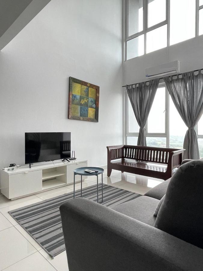 Yenni Duplex @ Decentrum, Kajang Серданг Екстериор снимка