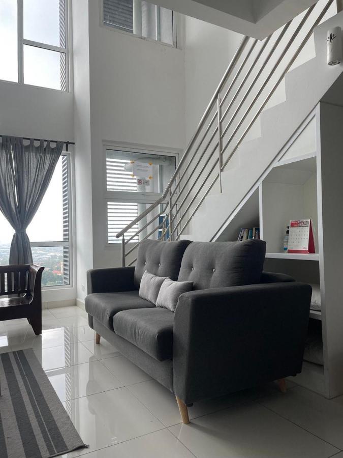 Yenni Duplex @ Decentrum, Kajang Серданг Екстериор снимка