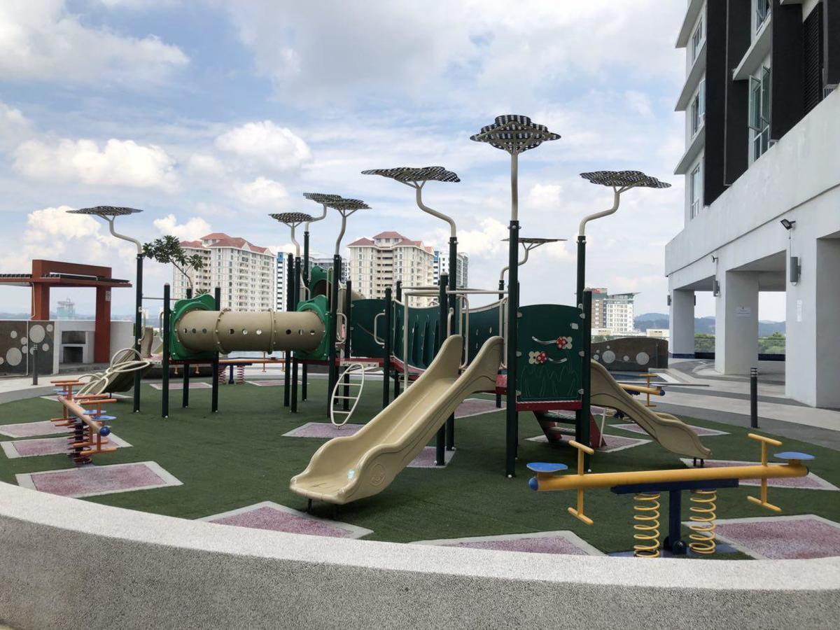 Yenni Duplex @ Decentrum, Kajang Серданг Екстериор снимка
